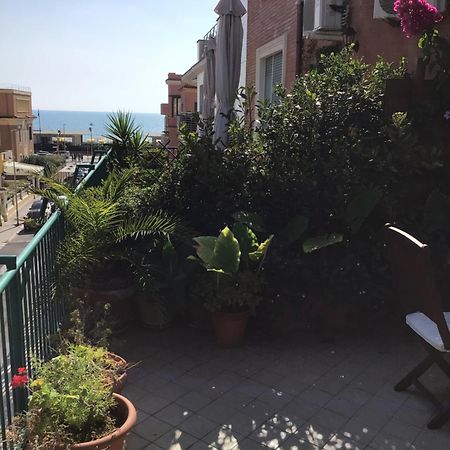 Ostia Bed And Beach Exteriör bild