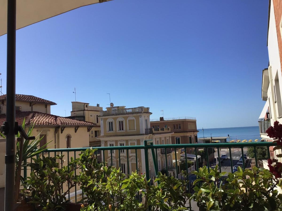 Ostia Bed And Beach Exteriör bild