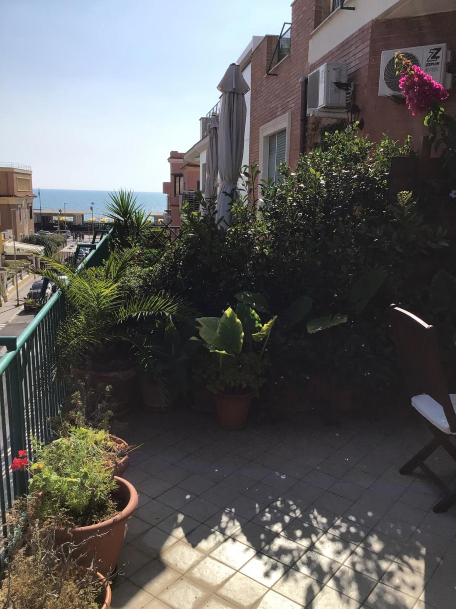 Ostia Bed And Beach Exteriör bild